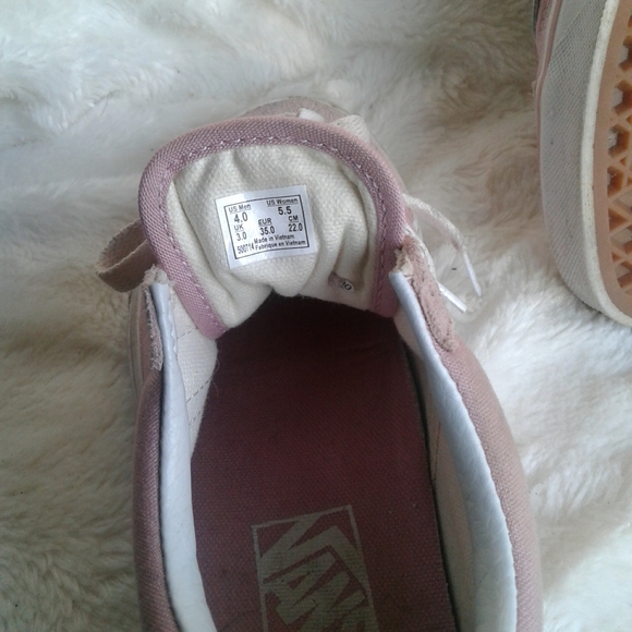 Women's vans sneakers size 5.5 - Picture 3 of 6